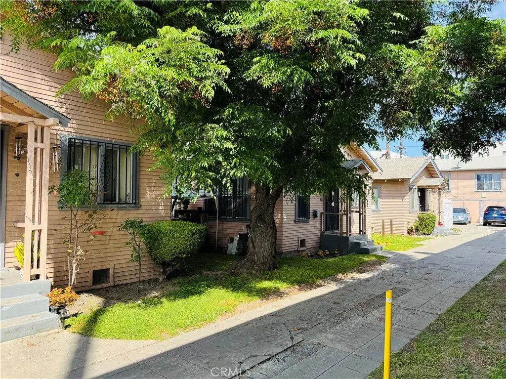 613 W 80th, Los Angeles