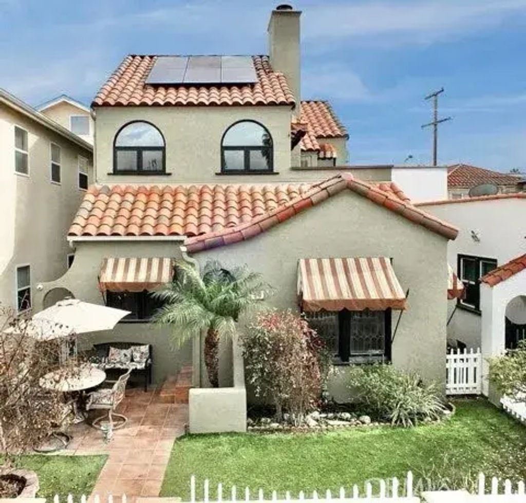 50 Pomona, Long Beach