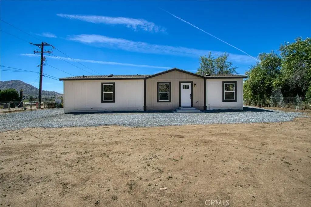 32100 Sweetwater, Homeland