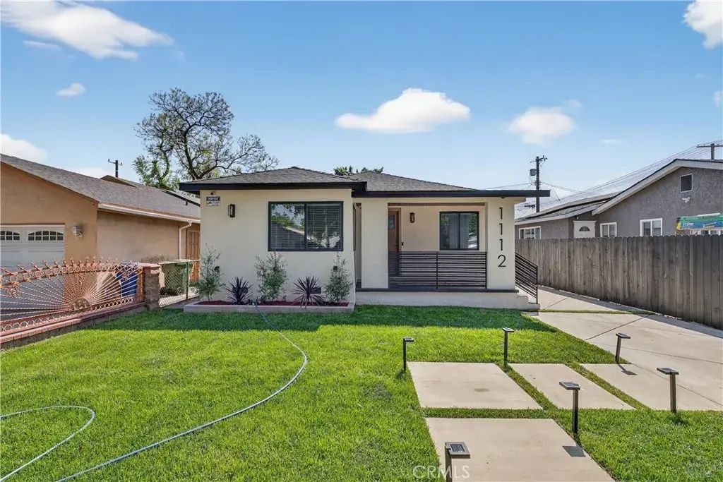 1112 E 102nd Street, Los Angeles