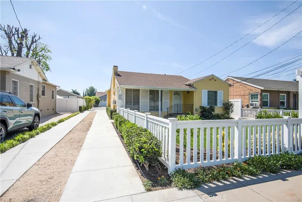 1040 W Almond Avenue, Orange