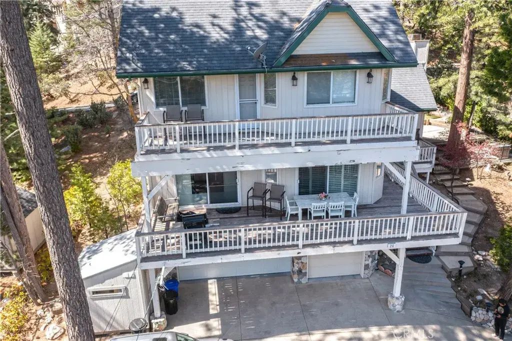 212 N Fairway Drive, Lake Arrowhead