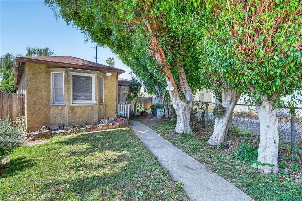 2211 Amherst, Los Angeles