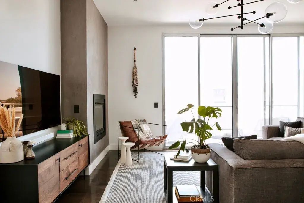 433 Pine 408, Long Beach