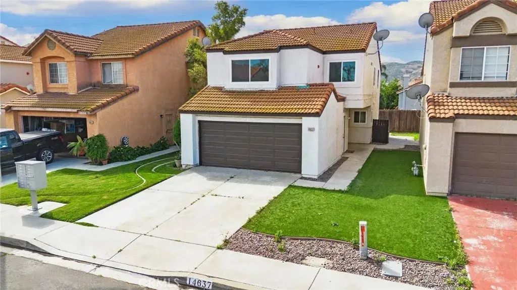14637 Woodland, Fontana