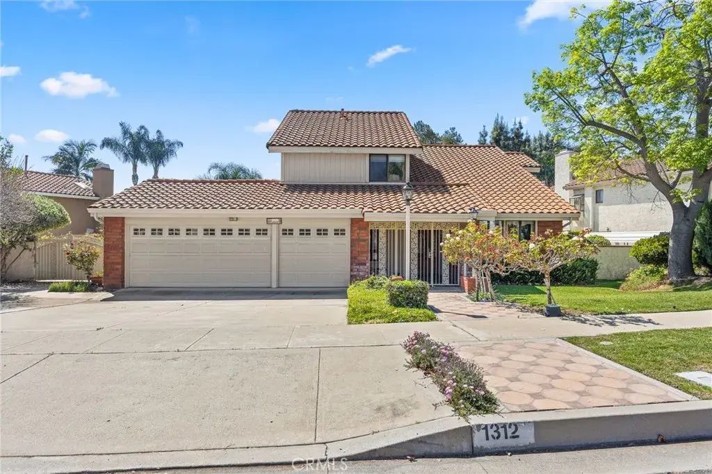 1312 Darnell, Upland