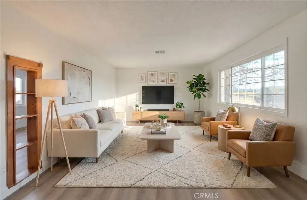 22133 Thunderbird, Apple Valley