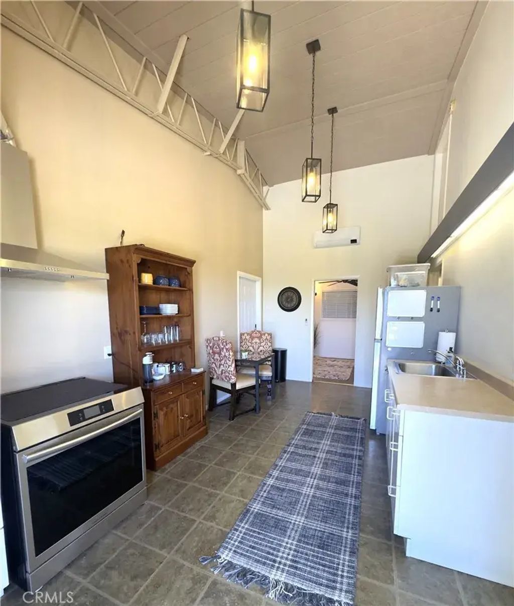 800 Lincoln Avenue, Templeton