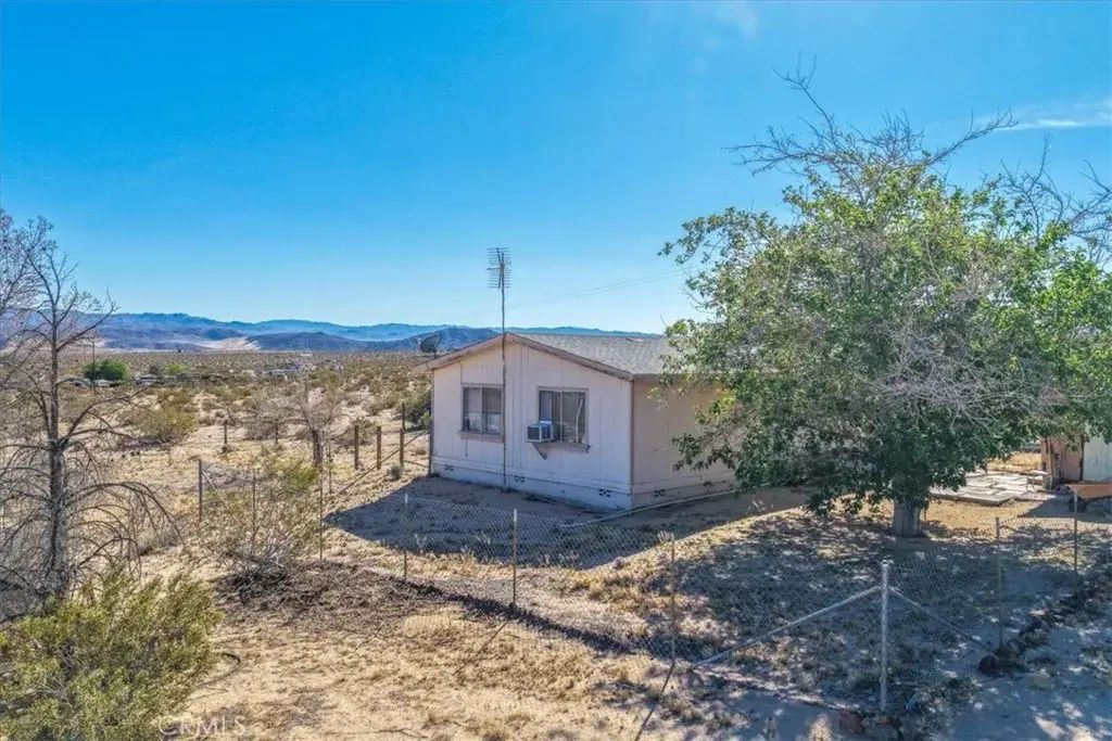 1760 Valleyview, 29 Palms