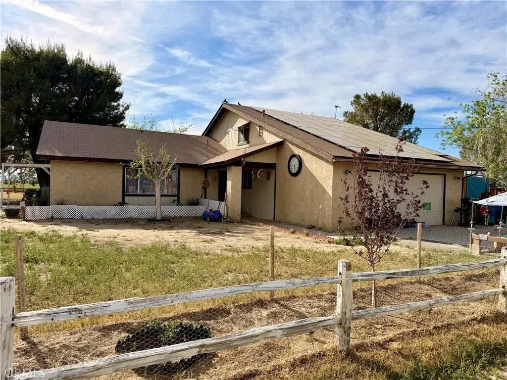 43127 40th East, Lancaster