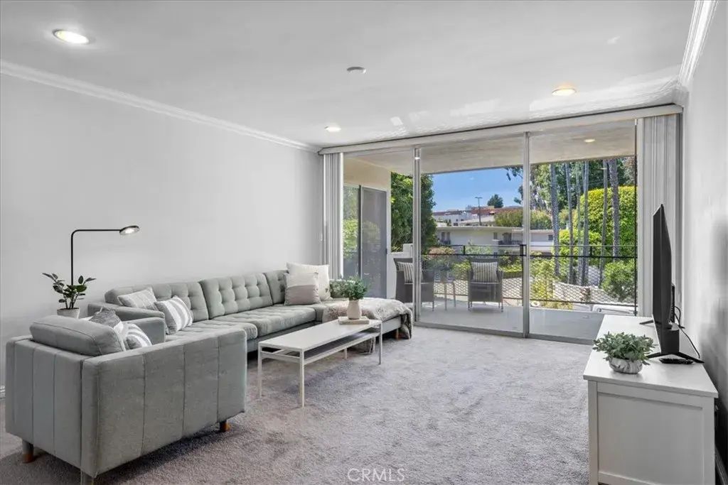 289 S Barrington Avenue A203, Los Angeles
