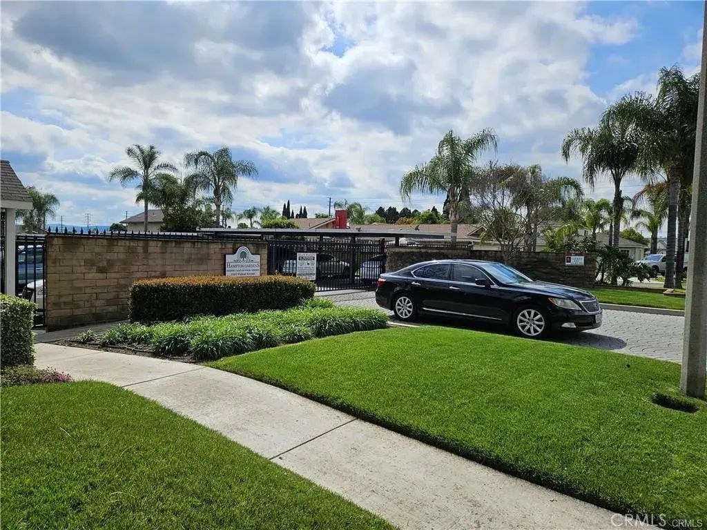 5165 Walnut, Chino