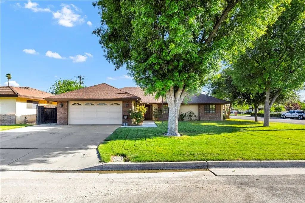41257 Plumrose, Hemet
