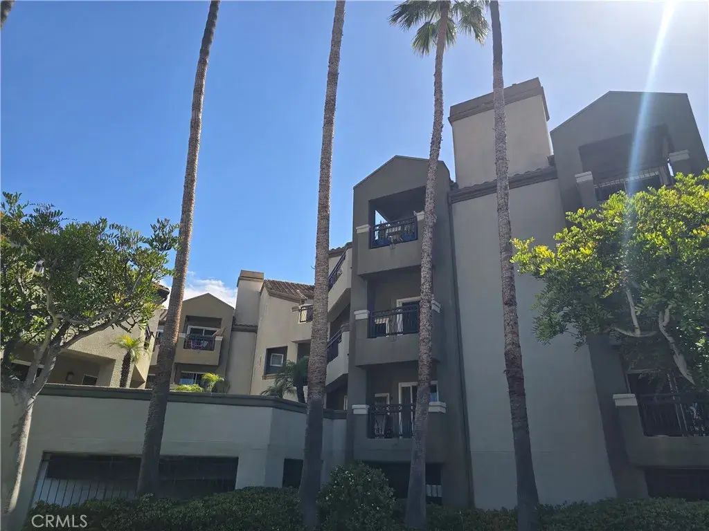 310 Lake 213, Huntington Beach
