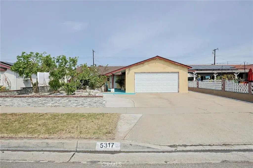 5317 W Henderson Place, Santa Ana