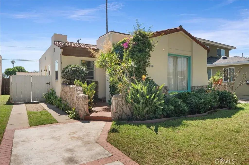 1308 E Poppy, Long Beach