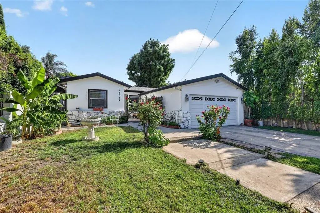 15354 Leadwell Street, Van Nuys