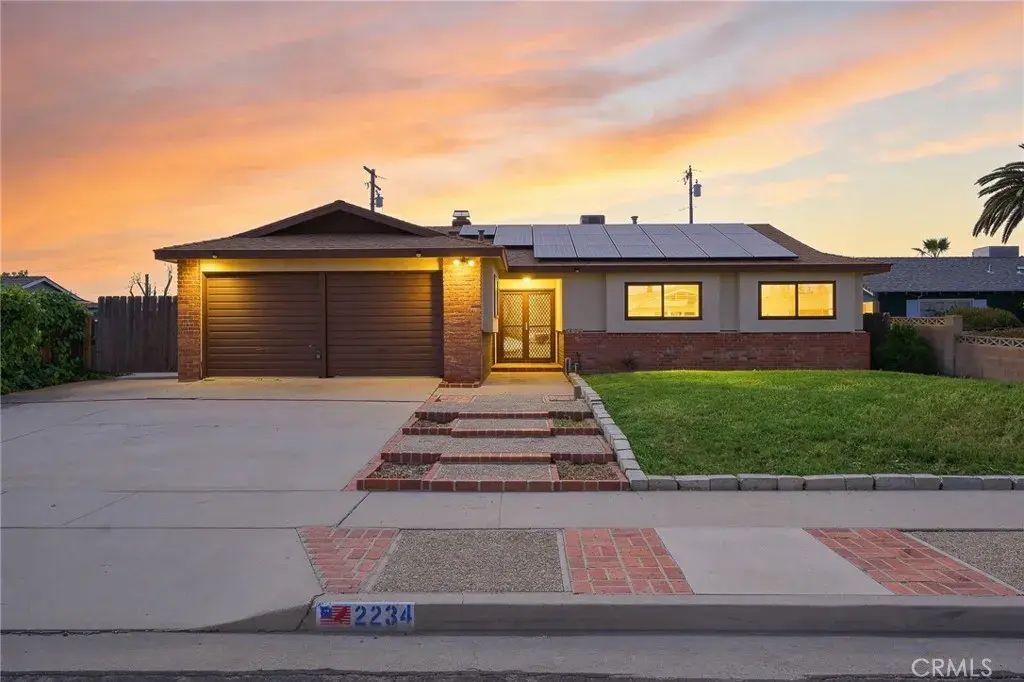 2234 Carter Way, Hanford