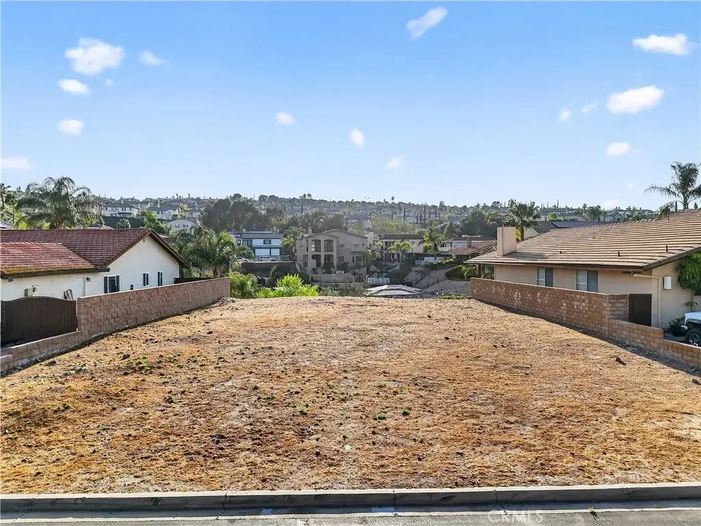 21951 Stawberry, Canyon Lake