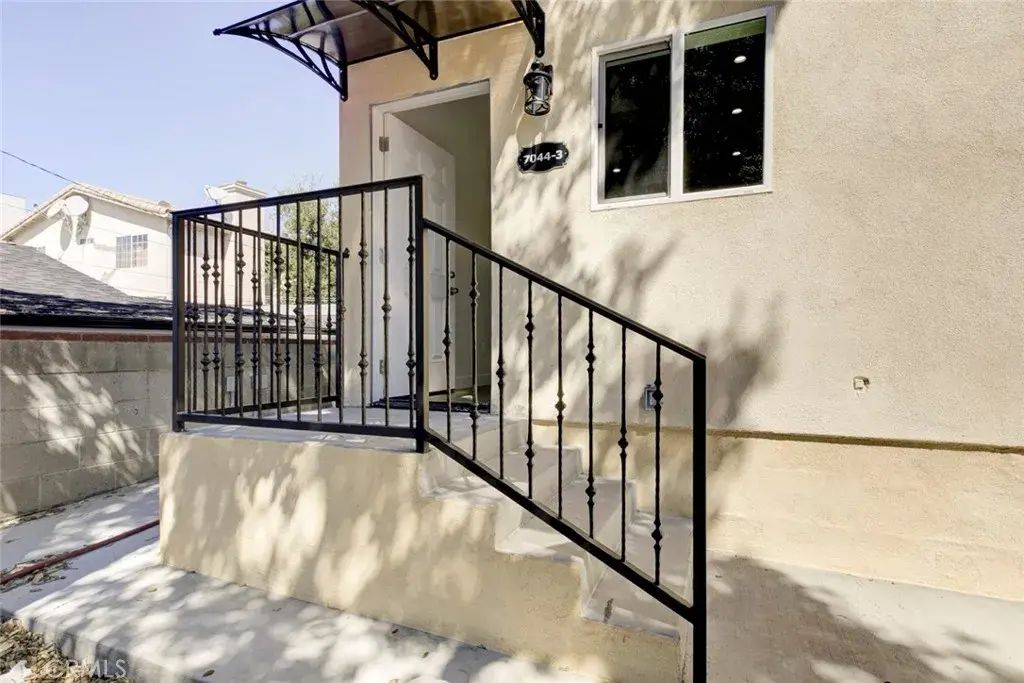 7044 Greeley 3, Tujunga