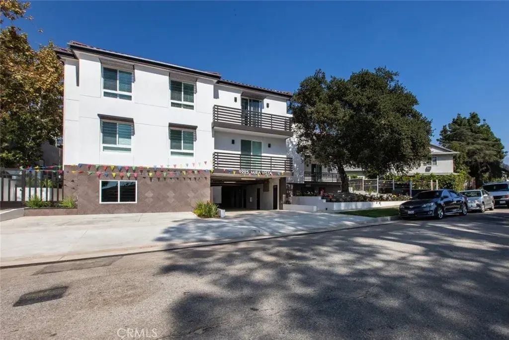 2225 Mira Vista Avenue 206, Montrose