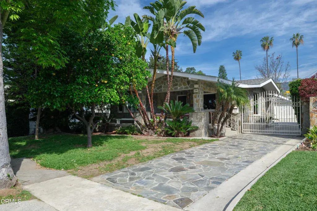 1541 Chickasaw Avenue, Los Angeles