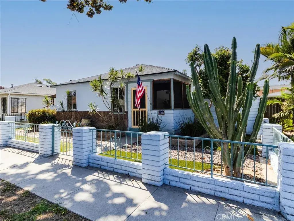 1106 E 70th, Long Beach