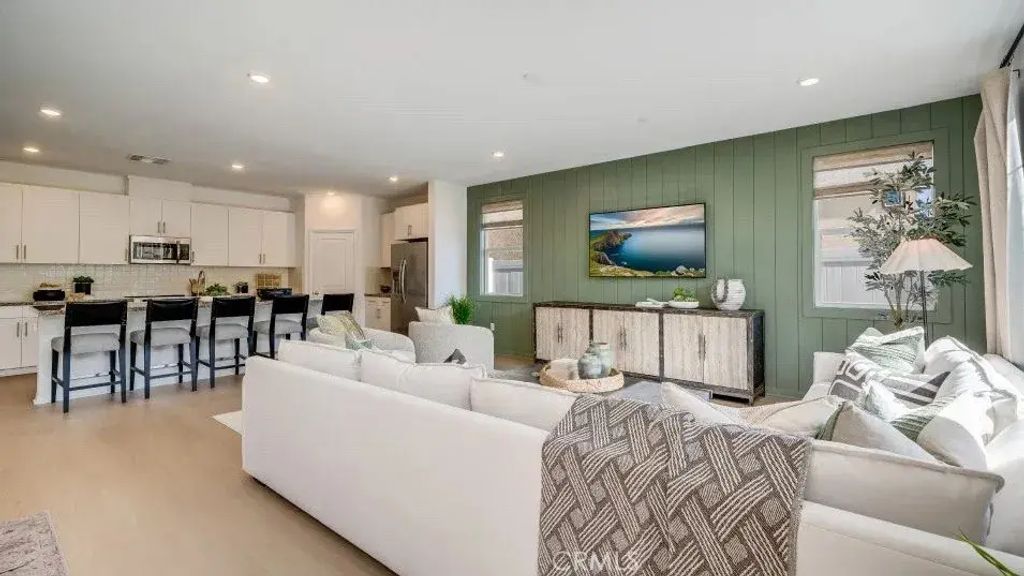 372 Deer Lane Way, Perris