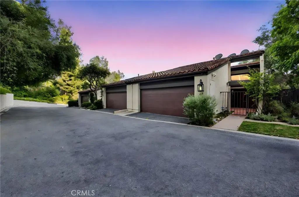 69 Penhill Court, Glendale