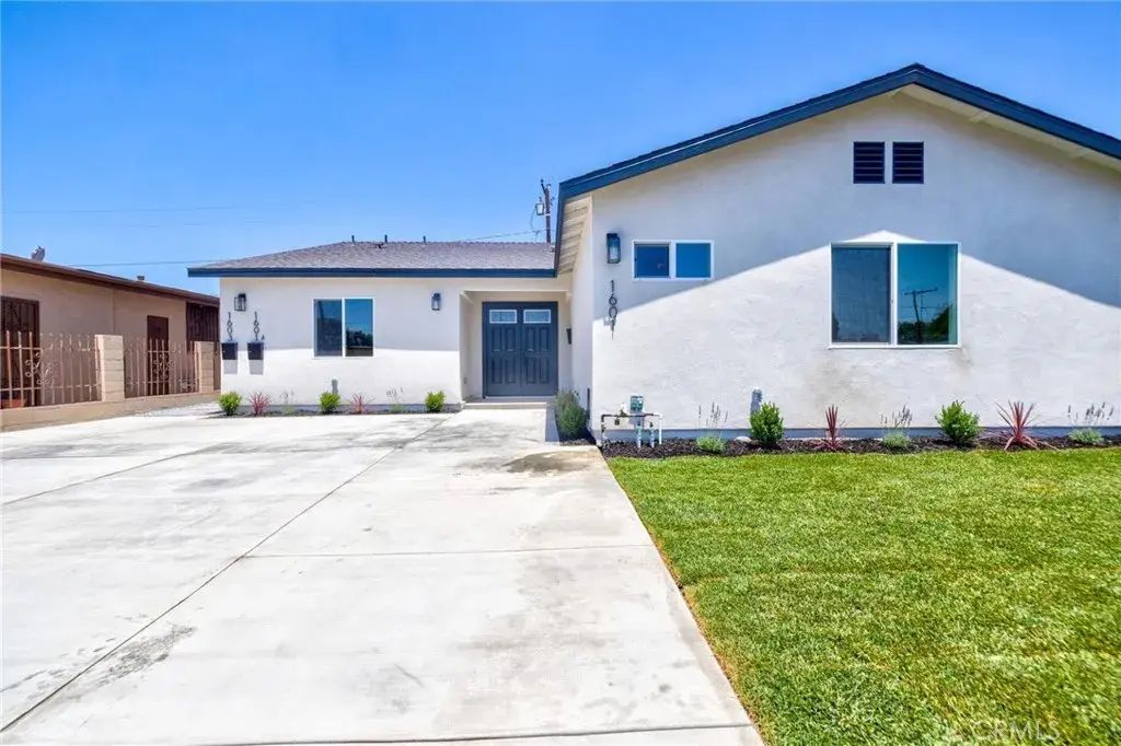 1601 W 165th Street, Compton