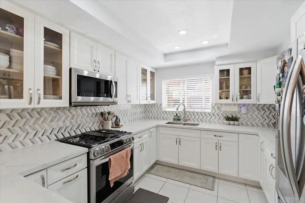 3024 Plaza Alonzo, Bonita