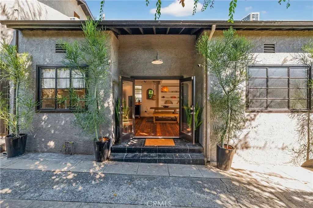 654 S Soto St, Los Angeles