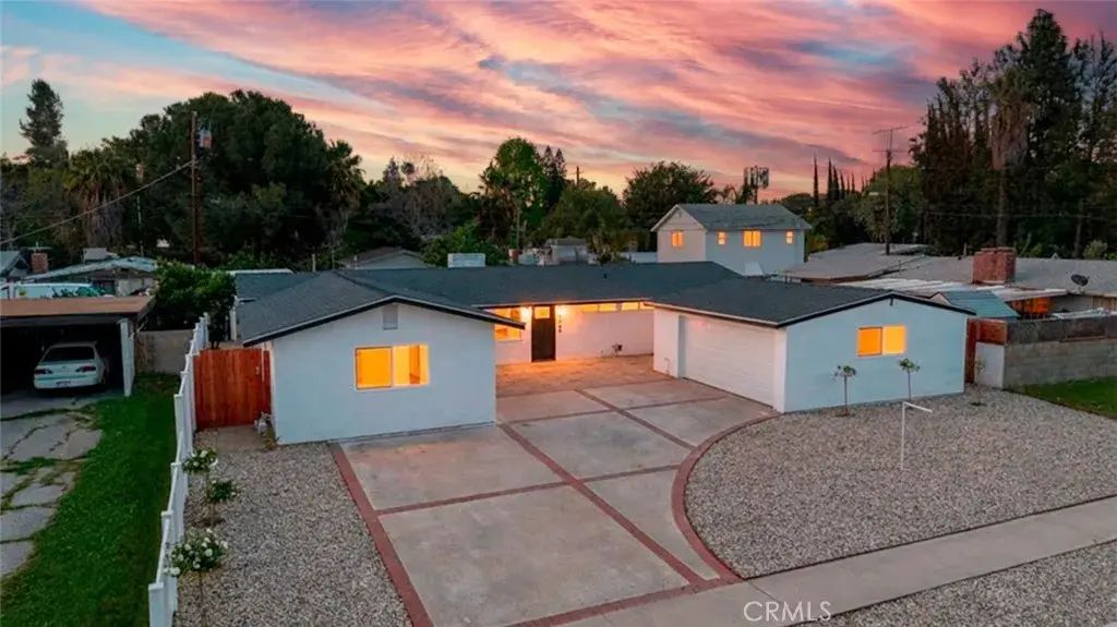8008 Aura Avenue, Reseda