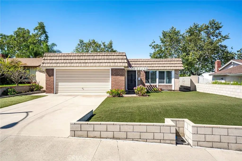 25141 Madeira, Laguna Hills