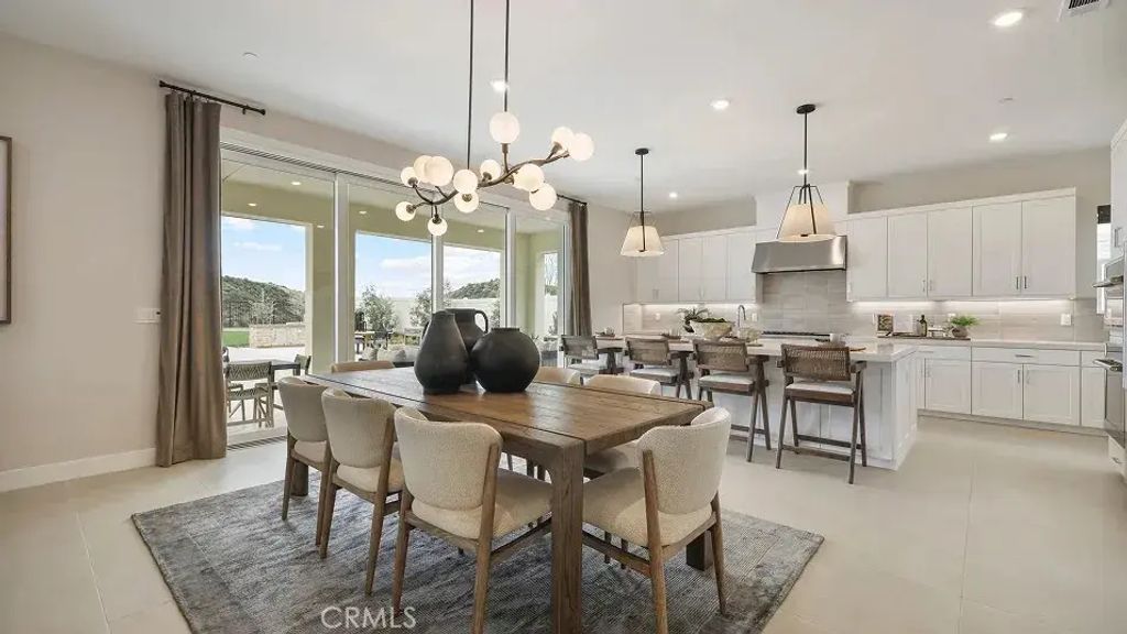 24341 Camino Oceano, Valencia