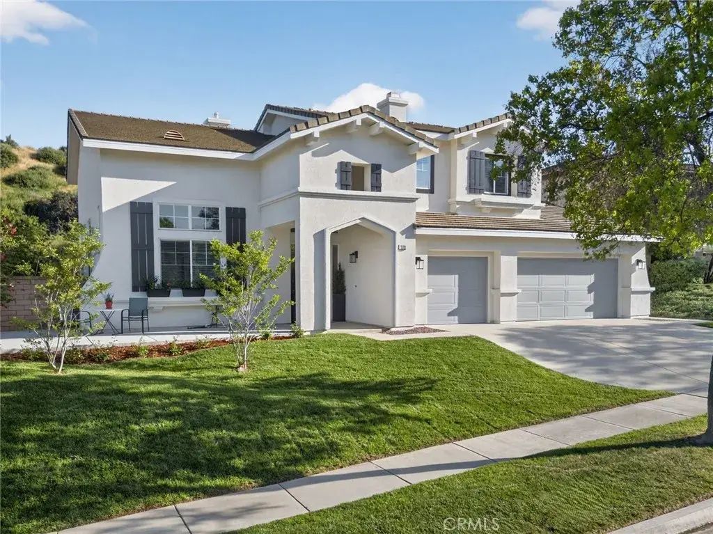 1702 Tamarron, Corona