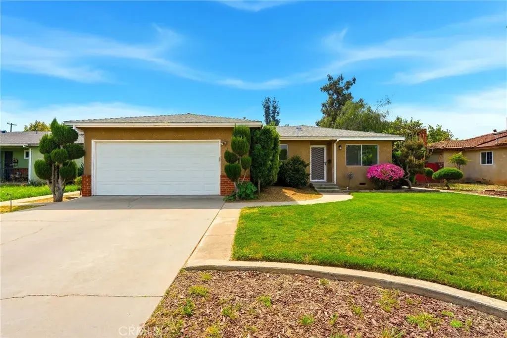 1123 E Washington Avenue, Reedley
