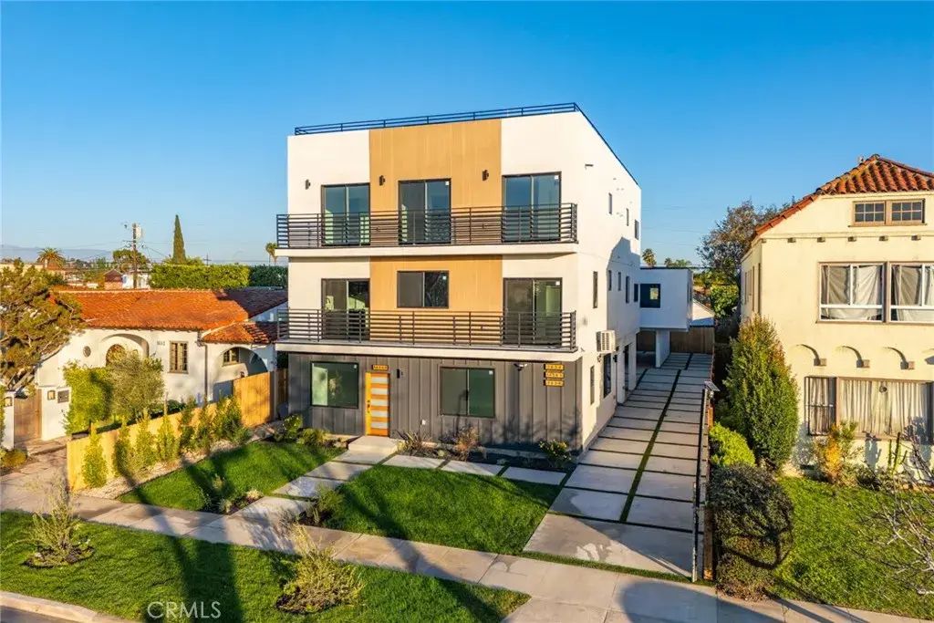 1658 S Hayworth Avenue, Los Angeles