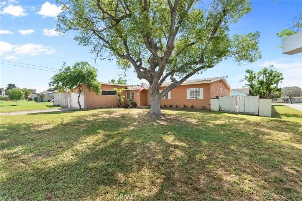 554 W Verness, Covina