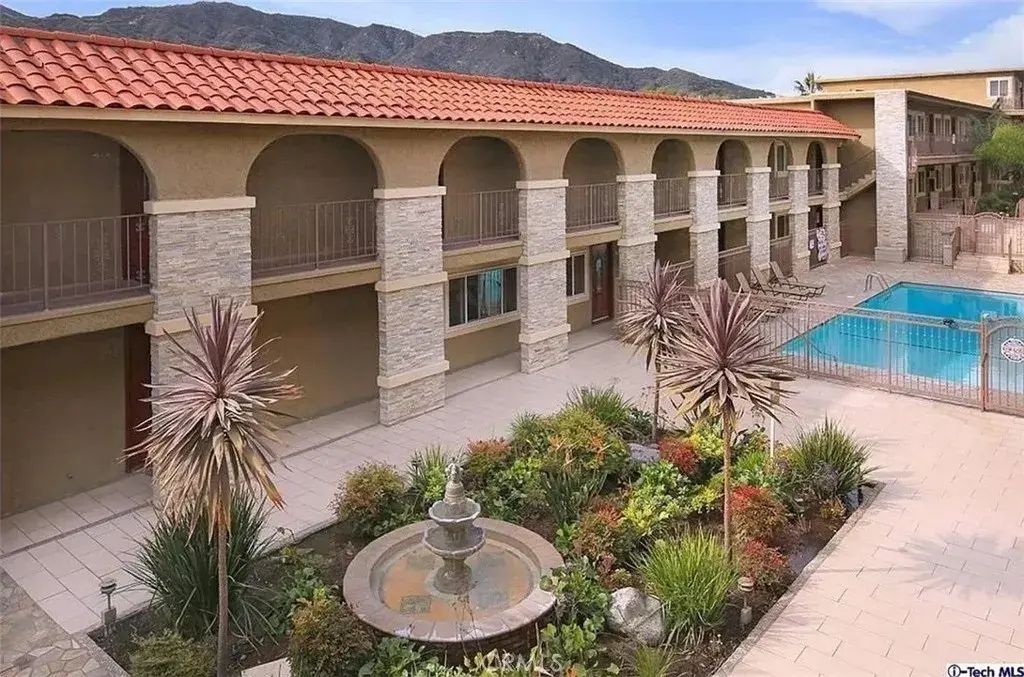 3220 Altura Avenue 331, La Crescenta