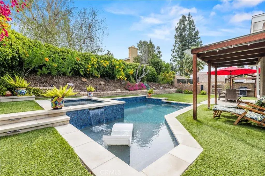 27814 Santa Clarita Road, Saugus