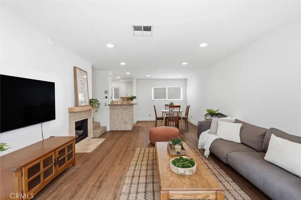 1747 Barry Avenue 106, Los Angeles