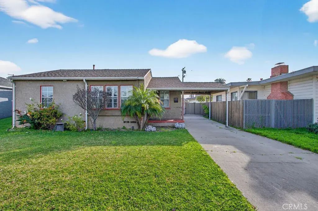 2430 San Francisco Avenue, Long Beach