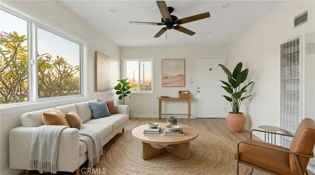 3446 Hillcrest Drive, Los Angeles