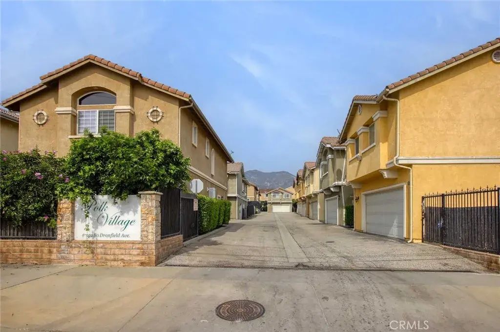 13280 Dronfield 21, Sylmar