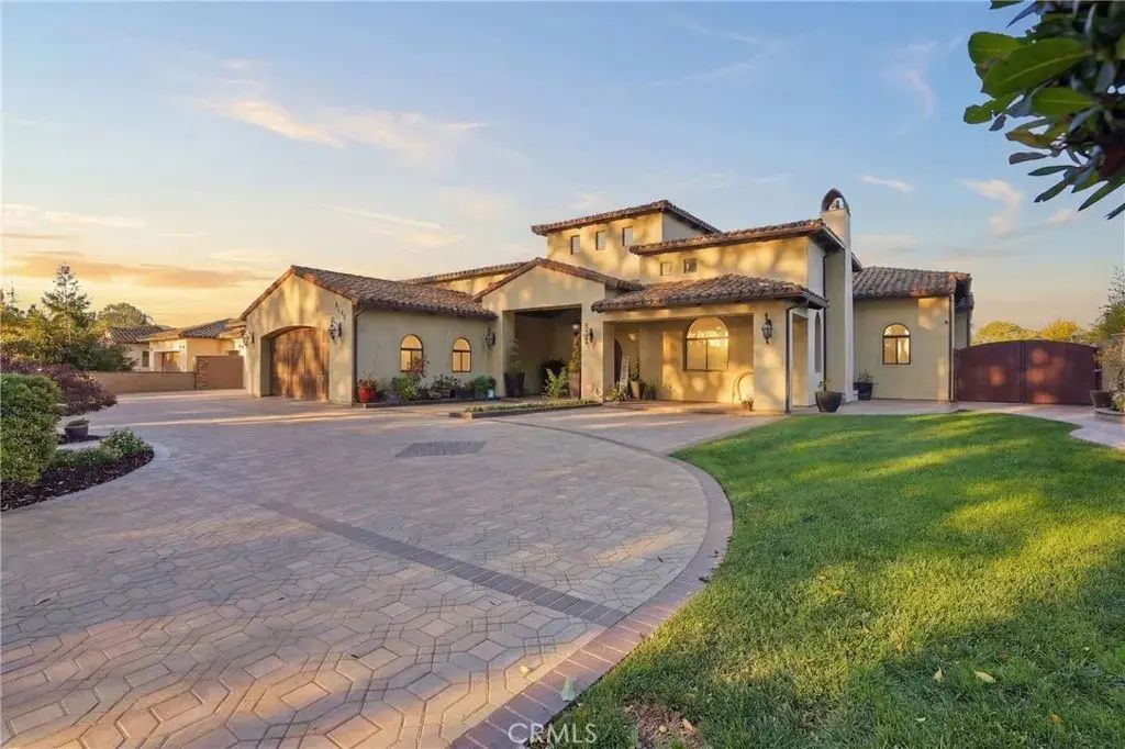 4617 S Blosser, Santa Maria