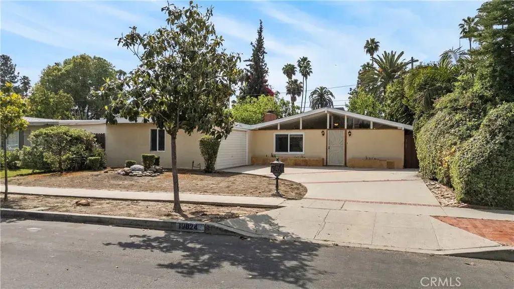 19824 Gilmore, Woodland Hills