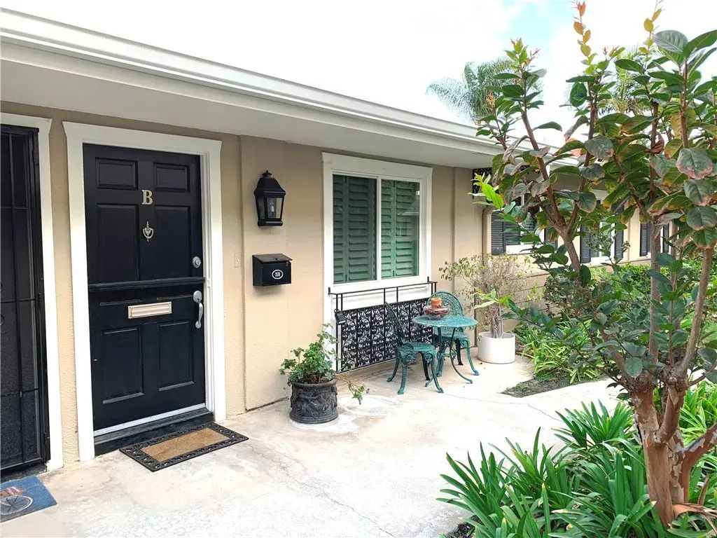 1741 Tustin Avenue 49, Costa Mesa