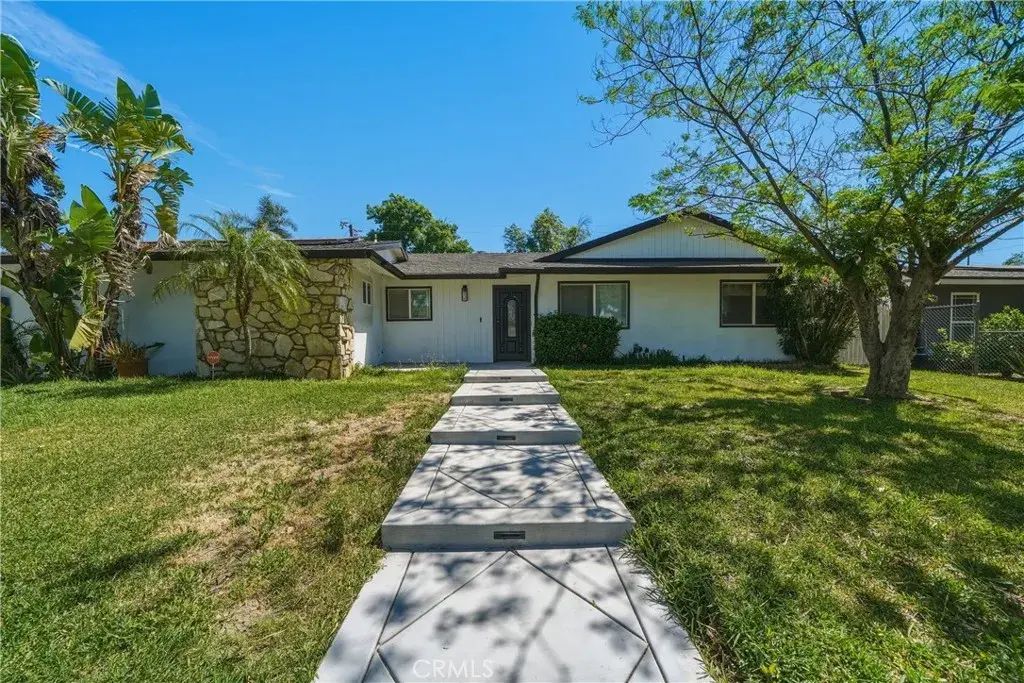 1365 N Chestnut, Rialto