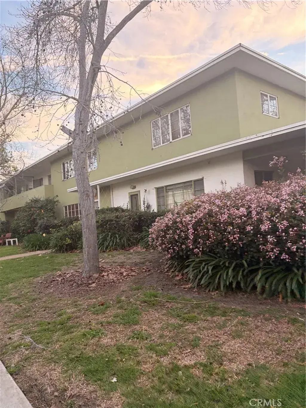 5222 Village, Los Angeles